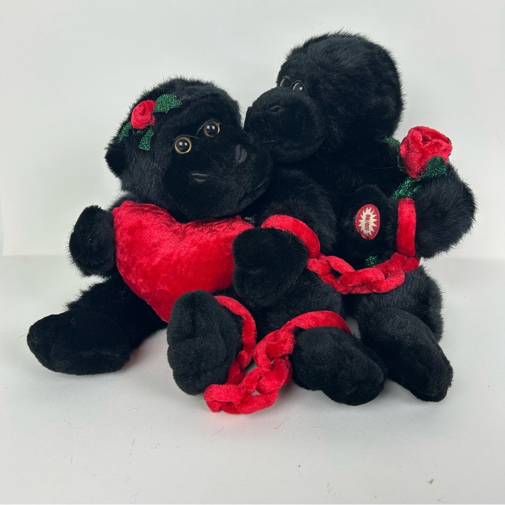 VTG NOS '2002' Singing Gorilla Couple Sings/Dance "I got you babe" by Sonny Bono